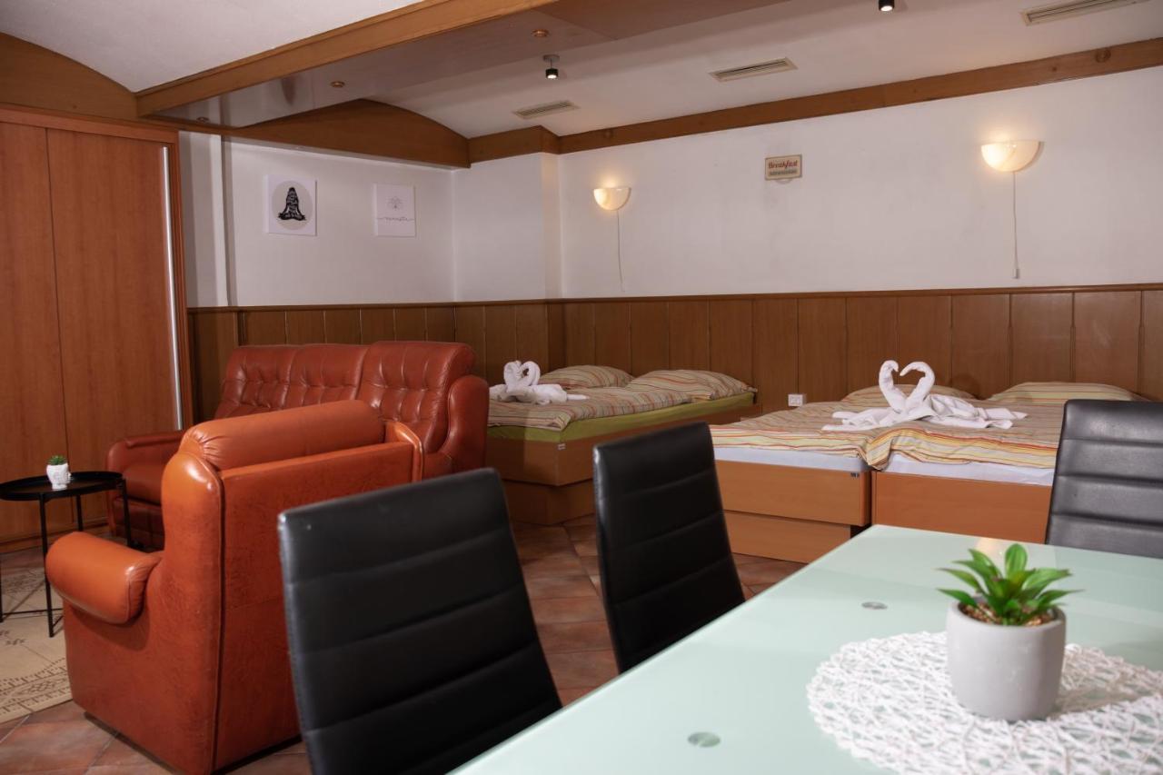 Apartma-Studio Ajdna Zirovnica Luaran gambar